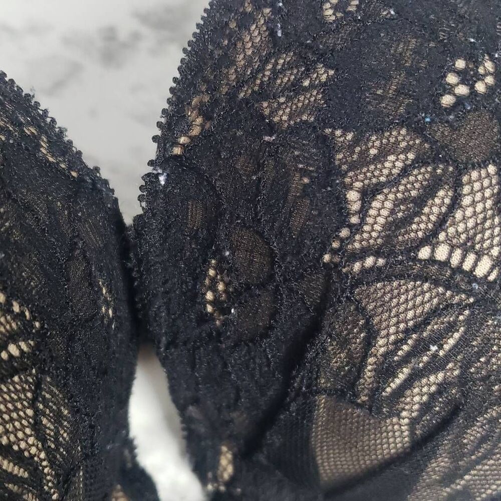 Made In Form‎ Laced Bra 38D - Picture 3 of 12